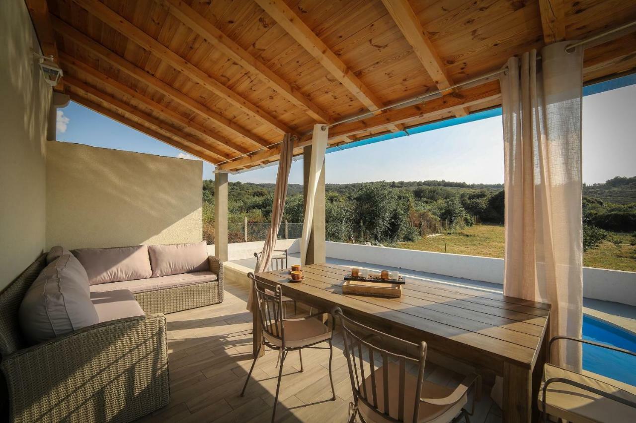 Villa Baras Garden - House With Pool Mirce Exterior foto